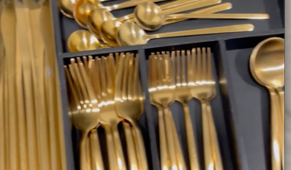 40 Piece Gold Silverware Set for 8, Terlulu Stainless Steel Flatware Set,  Gold Cutlery Set Utensils Set, Tableware Include Forks Knives Spoons for